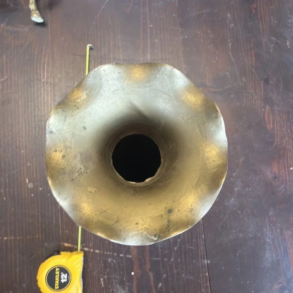 N/A brass vase
